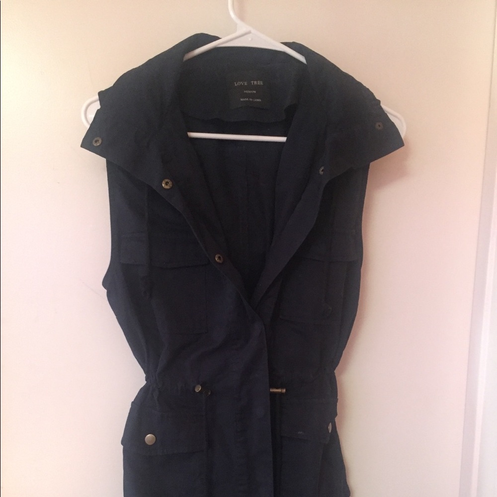 Size medium navy blue vest